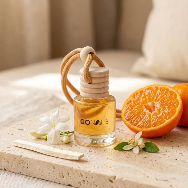 Mini Difusor Ipanema Floral 8ml con jazmín, mandarina, neroli y madera blanca sobre travertino, Go Living.