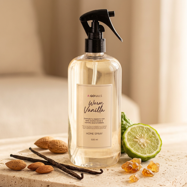 Home Spray Warm Vanilla con vaina de vainilla bourbon, almendras, bergamota y ámbar, frasco 100 ml, Go Living.